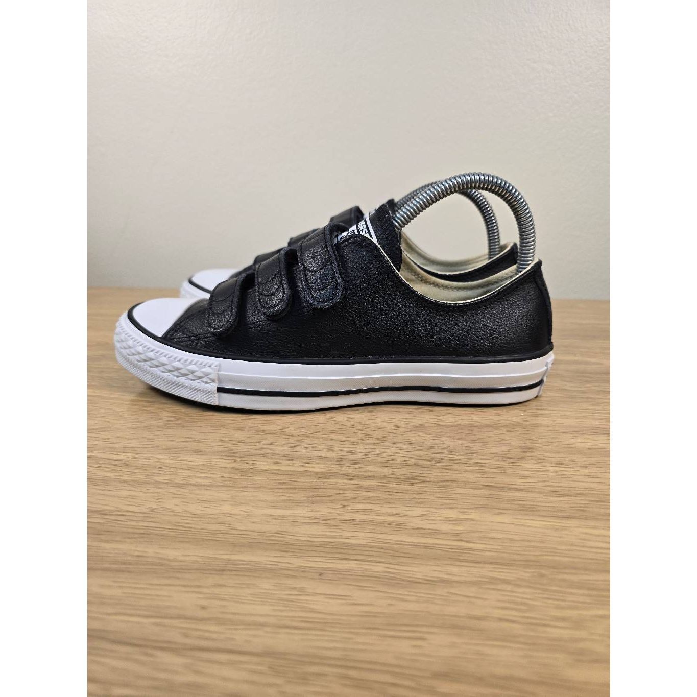 Converse Chuck Taylor All Star V-3 Ox Black 3 Strap Women's Shoes Size 7.5